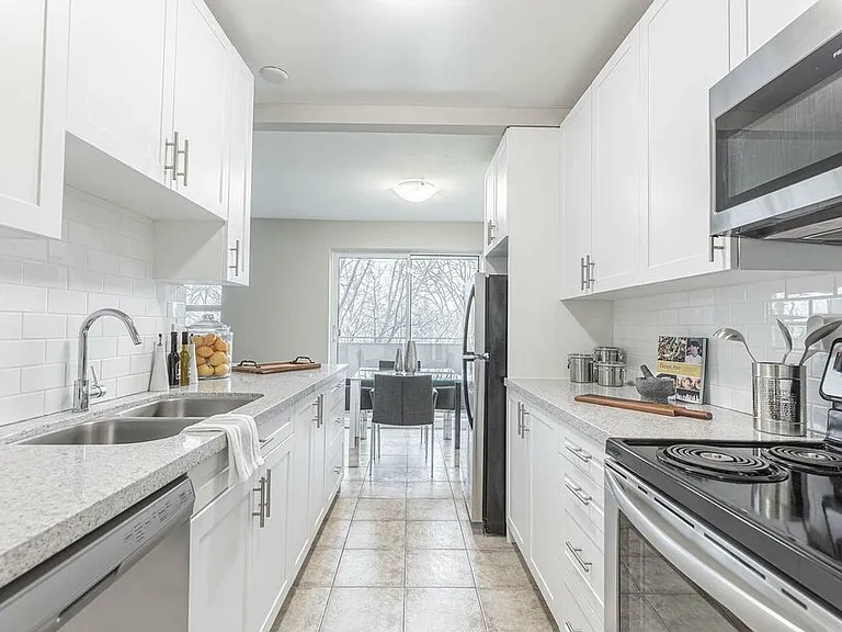 403 Stirling Ave S #4S-09S-10S — Photo 4