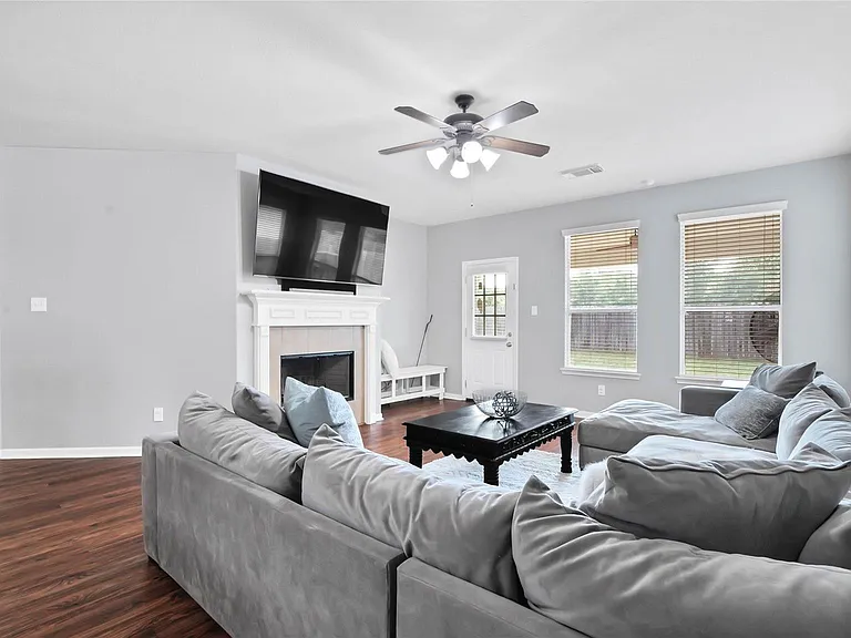 15319 Tupelo Dr — Photo 8
