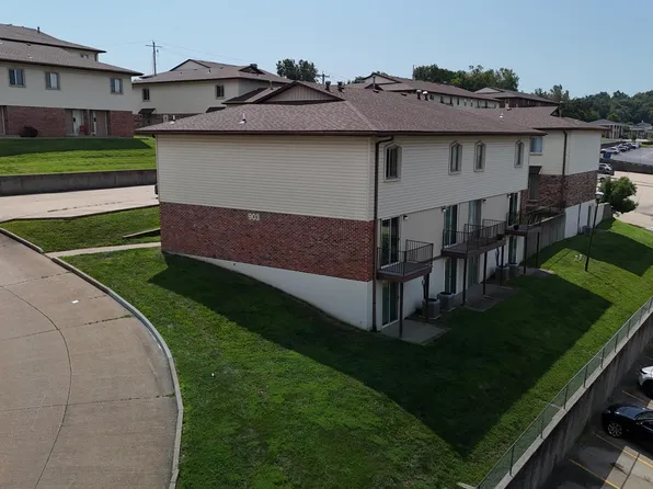 903 Southwest Blvd E, Jefferson City, MO 65109