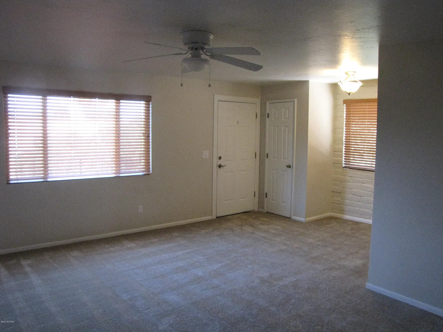 2 bed, 1.0 bath, 838 sqft, $1,100 — Photo 1