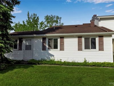 32 Pebble Creek Dr, Cheektowaga, NY, 14227