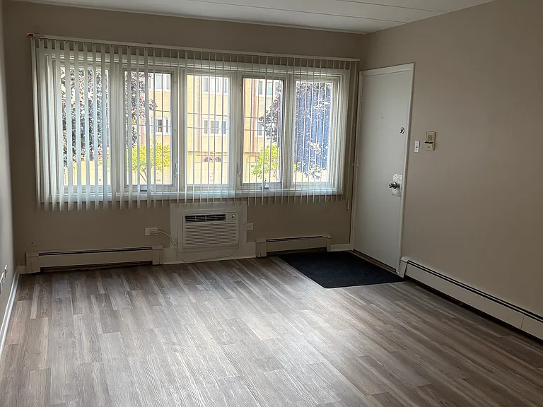 10445 S Keating Ave #2B — Photo 3