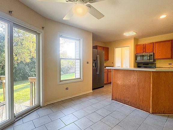 5th image of 36955 N Garrick Ave