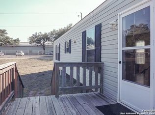 412 W Crews St, Karnes City, TX 78118