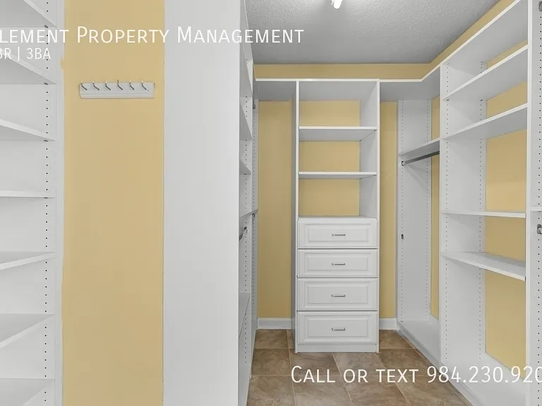 100 Henson Pl — Photo 15
