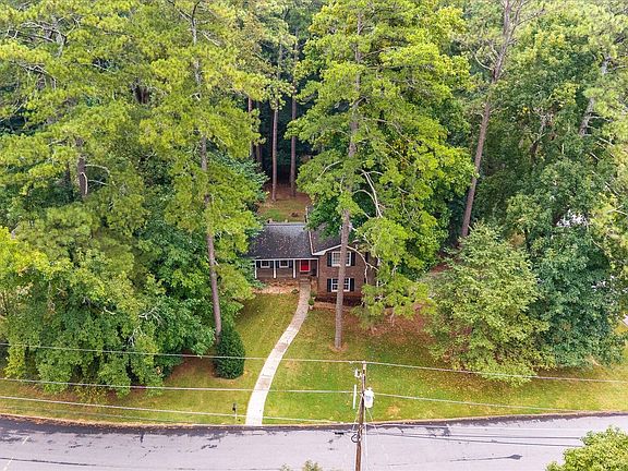 3rd image of 3921 Woburn Dr