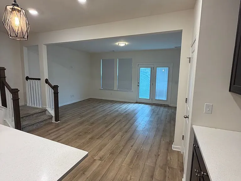 419 Trotters Ln — Photo 18