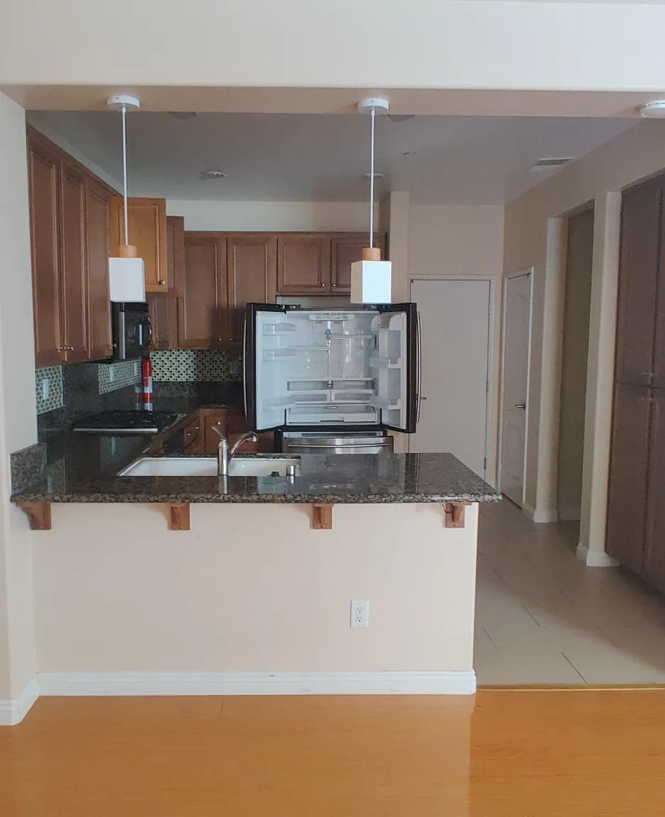 3 bed, 2.5 bath, 1478 sqft, $4,500 — Photo 3