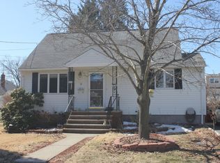 9 Long Hill Dr, Clifton, NJ 07013