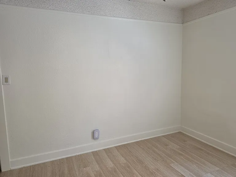 1410 W Washington Ave — Photo 2