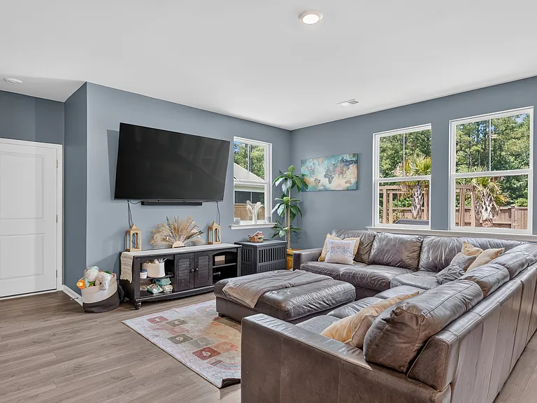 164 Garden Lily Ln — Photo 3