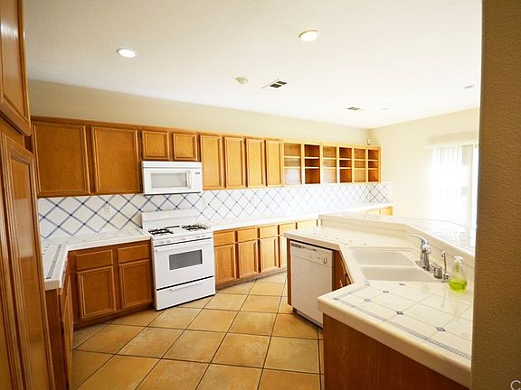 3rd image of 22359 Summer Holly Ave