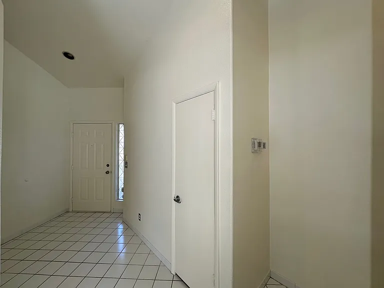 7872 Mount Whitney Cir — Photo 4