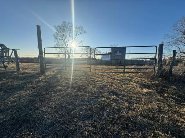 24423 Elm Dr, Milan, MO 63556