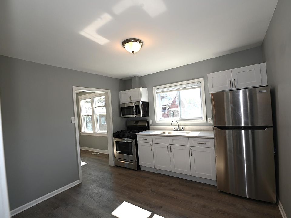 New Stainless Steel Appliances and Quartz Counter Tops!!