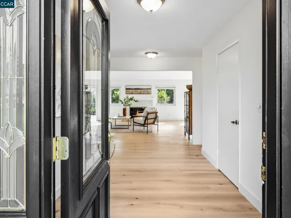 392 James Bowie Ct, Alamo, CA 94507