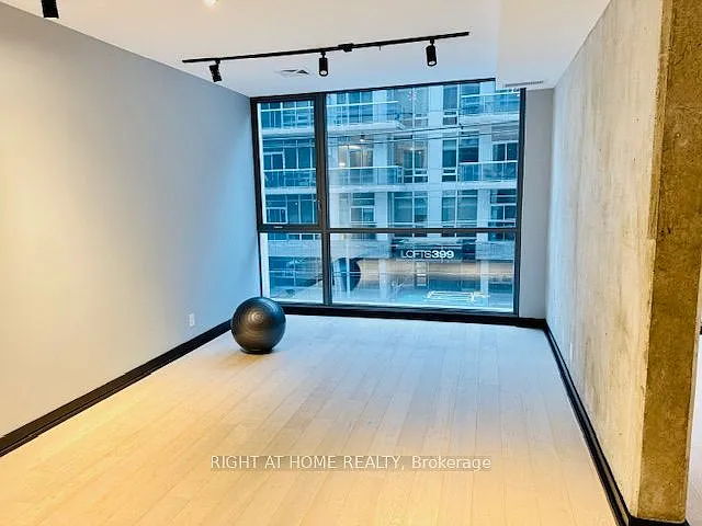 39 Brant St #304 — Photo 6