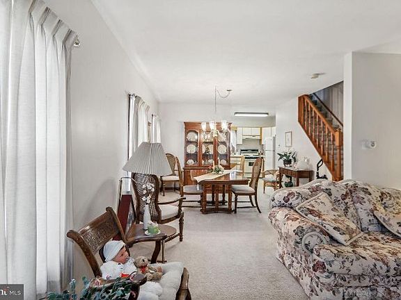 5th image of 209 Horace Ave