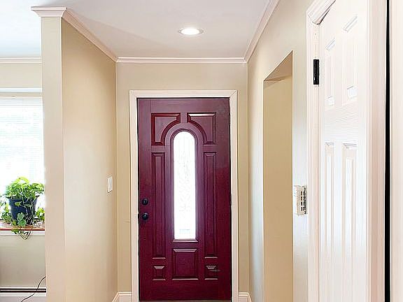 Fiberglass entry door