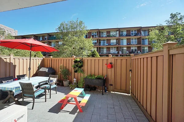 Sold by REMAX Elite | media 20