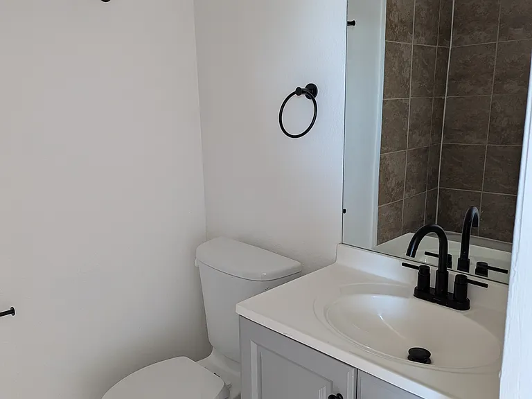 13553 Vanowen St #12A — Photo 8