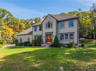 84 Elizabeth Dr, New Hartford, CT 06057