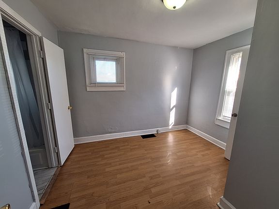 5th image of 1518 E Bradbury Ave