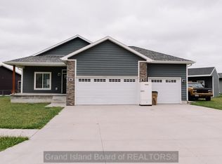 1201 Cottage Park Dr, Aurora, NE 68818