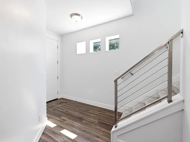 153 W Silver Springs Dr — Photo 10