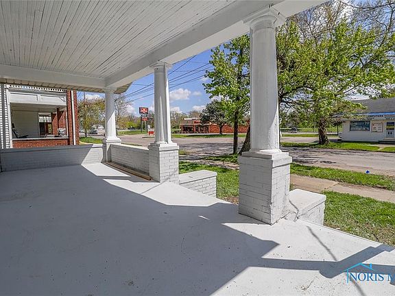 4th image of 1136 South Ave