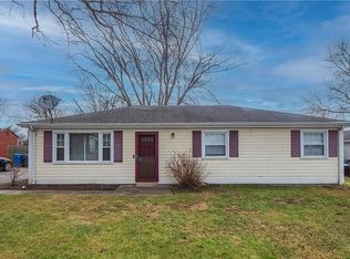 10 Reardon Dr, Middletown, RI 02842