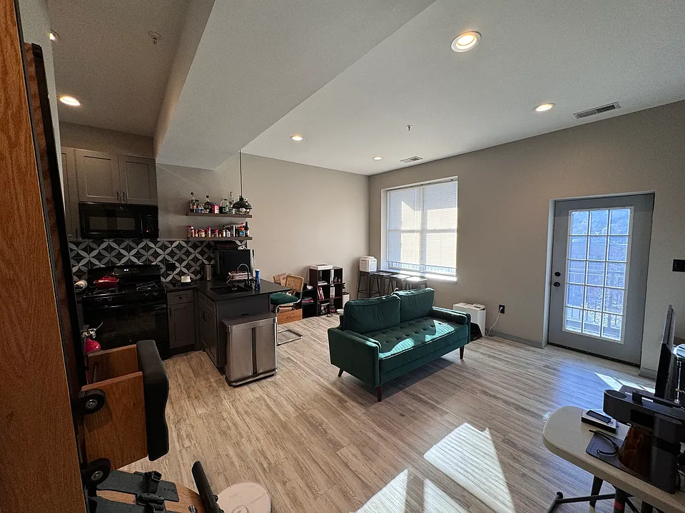 120 Northampton St #11
