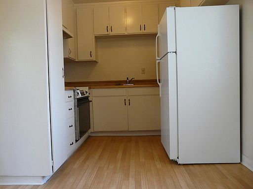 2nd image of 1657 Merrill Dr APT D