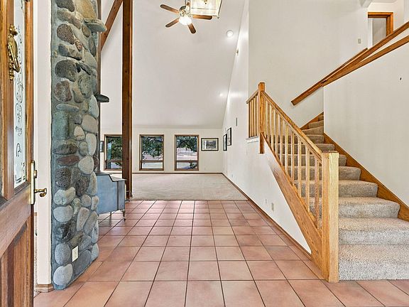 5th image of 61330 Larsen Rd