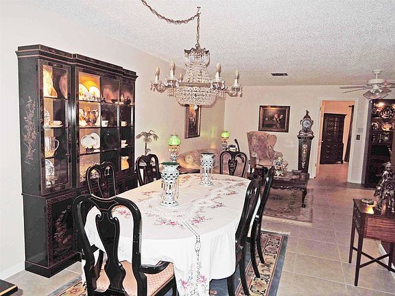 4th image of 619 Pines Knoll Dr APT D