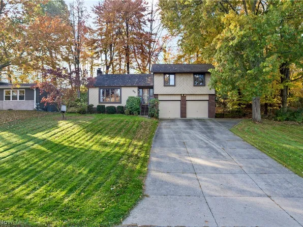392 Derbyshire Rd, Akron, OH 44319