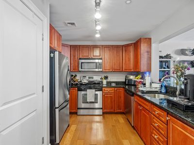 5170 Washington St Unit 307, West Roxbury, MA, 02132