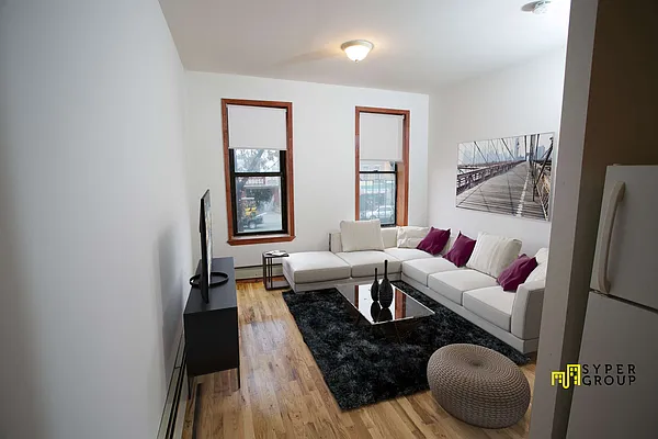 Rented by The Syper Group | media 18