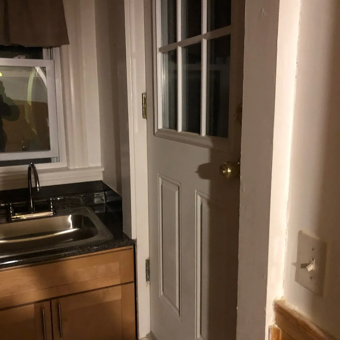 2 bed, 1.0 bath, 1650 sqft, $3,000 — Photo 3