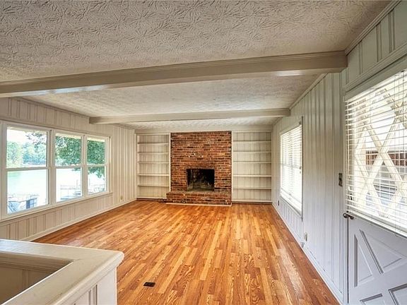 5th image of 6163 Lake Lanier Heights Rd