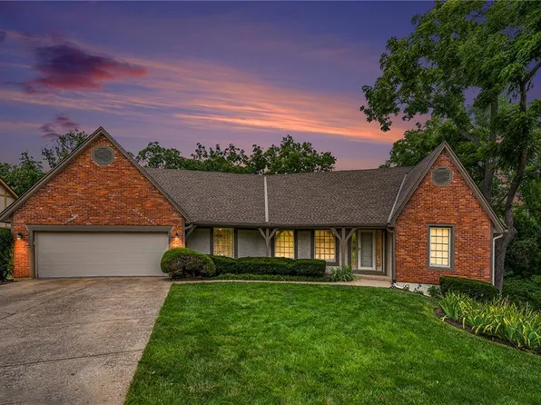 12468 W 110th Ter, Overland Park, KS 66210