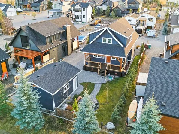 306 W Cottageclub Link Rural, Rocky View County, AB T4C 1B1