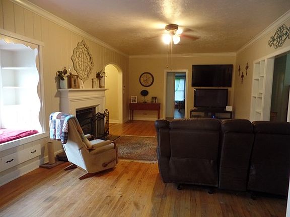 5th image of 811 Jefferson Ave