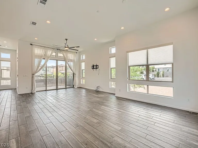 11821 Stone Run Ave — Photo 4