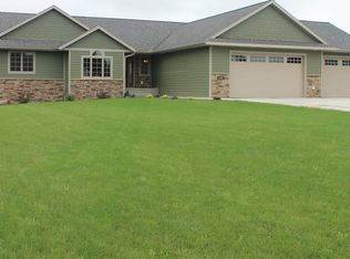 821 Wels Ct, Nicollet, MN 56074