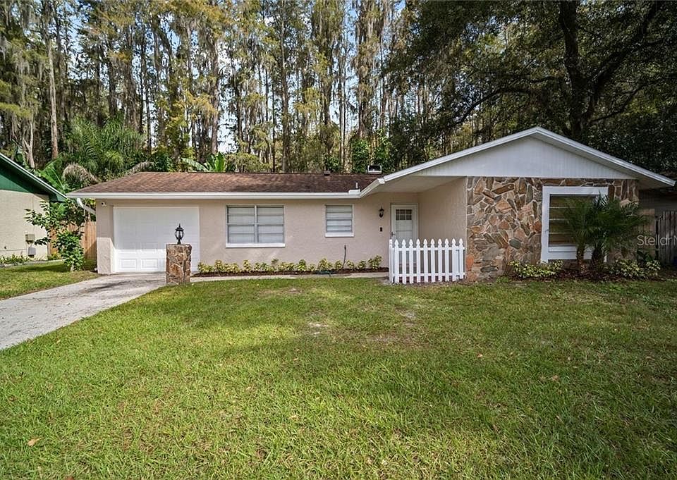 1st image of 1060 Foxwood Dr