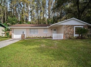 1060 Foxwood Dr, Lutz, FL 33549