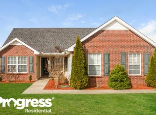 1916 Saint Andrews Dr, Murfreesboro, TN 37128