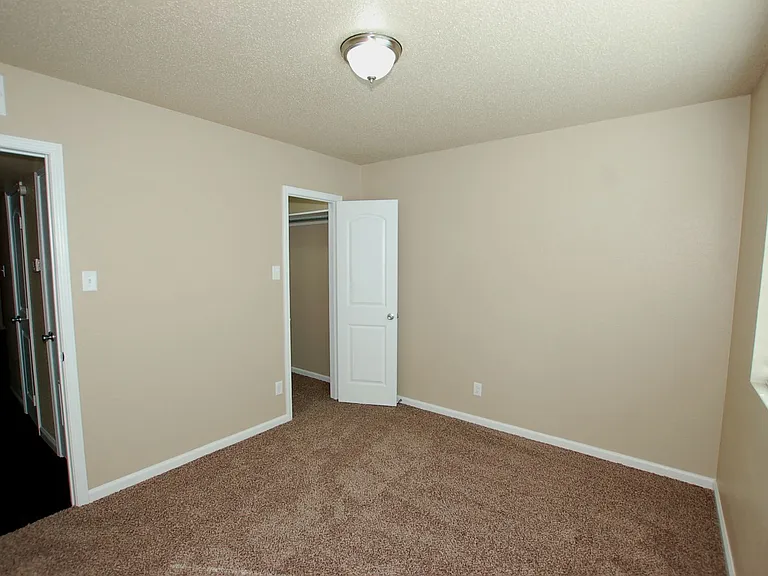 Welcome to Coronado Crossing Modern Comfort in Central Lubbock — Photo 13