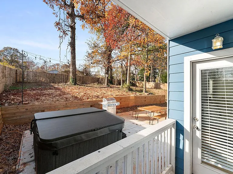 209 Clay St SE — Photo 23